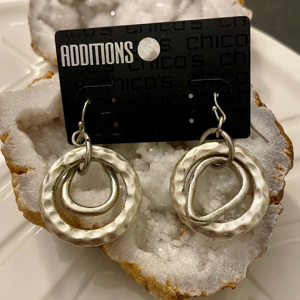NWT Chico’s Silver Hammered Double Hoop Earrings
